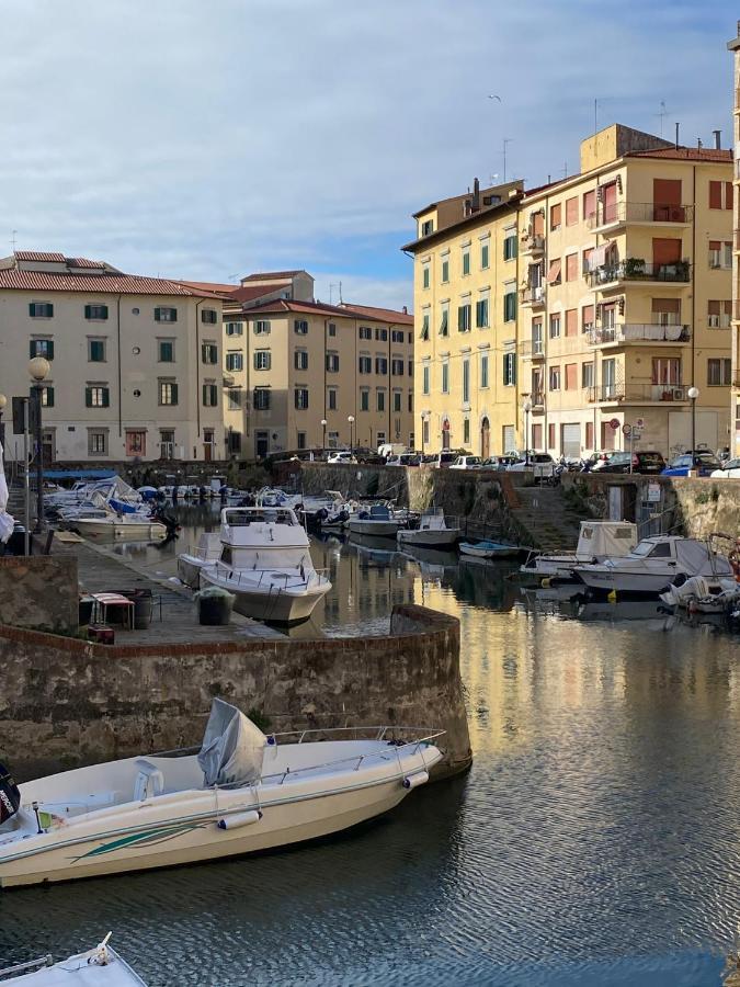 Renovated Apartment With 3 Bedrooms In An Historic Palazzo Between Port And Old Town Livorno Exterior photo