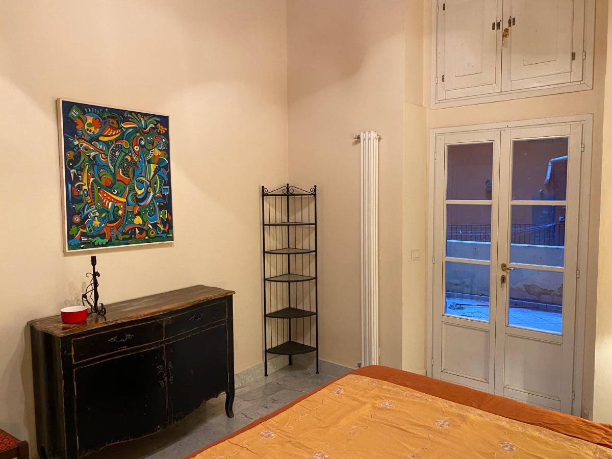 Renovated Apartment With 3 Bedrooms In An Historic Palazzo Between Port And Old Town Livorno Exterior photo