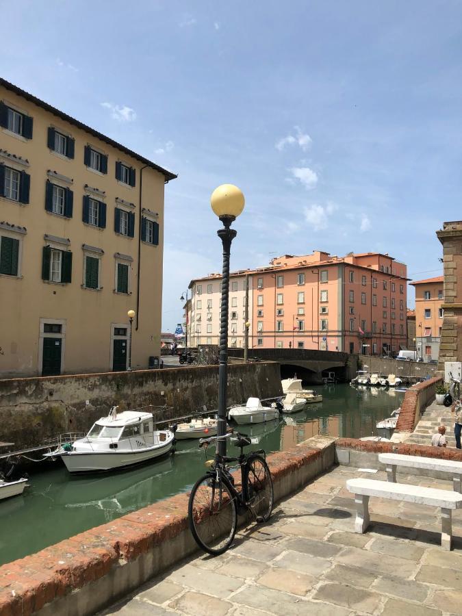 Renovated Apartment With 3 Bedrooms In An Historic Palazzo Between Port And Old Town Livorno Exterior photo