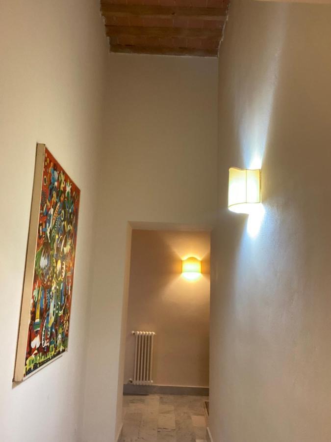 Renovated Apartment With 3 Bedrooms In An Historic Palazzo Between Port And Old Town Livorno Exterior photo