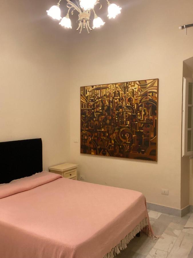 Renovated Apartment With 3 Bedrooms In An Historic Palazzo Between Port And Old Town Livorno Exterior photo